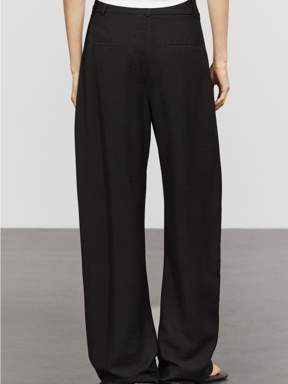 Zara Black High-Rise Barrel Fit Trousers - Picture 3 of 13